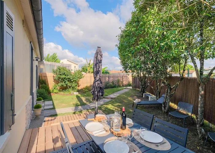 Les D'alienor-suite Acanthe Feriehus