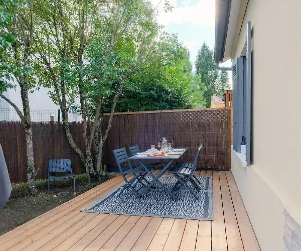 Feriehus Les D'alienor-suite Acanthe